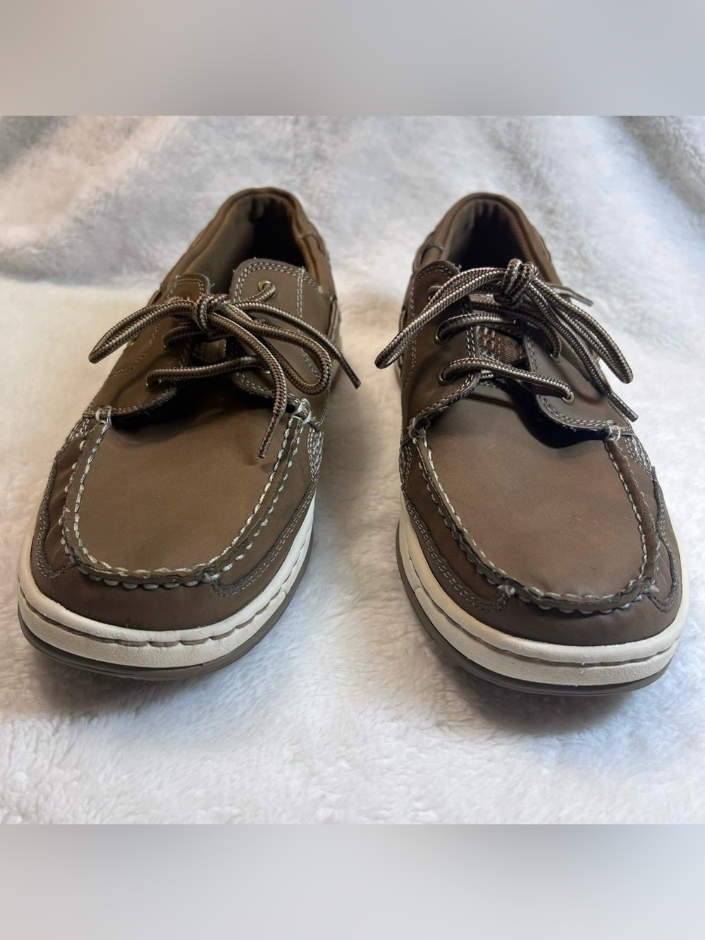 Men's Brown Leather Boat Shoes with Contrast Stitching